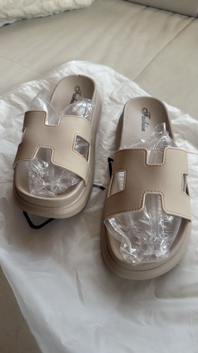 Scarpe da donna: Sommer Sandalen – Nuovo e nell'imballaggio originale da Surcasti venduto da Lenkita 1