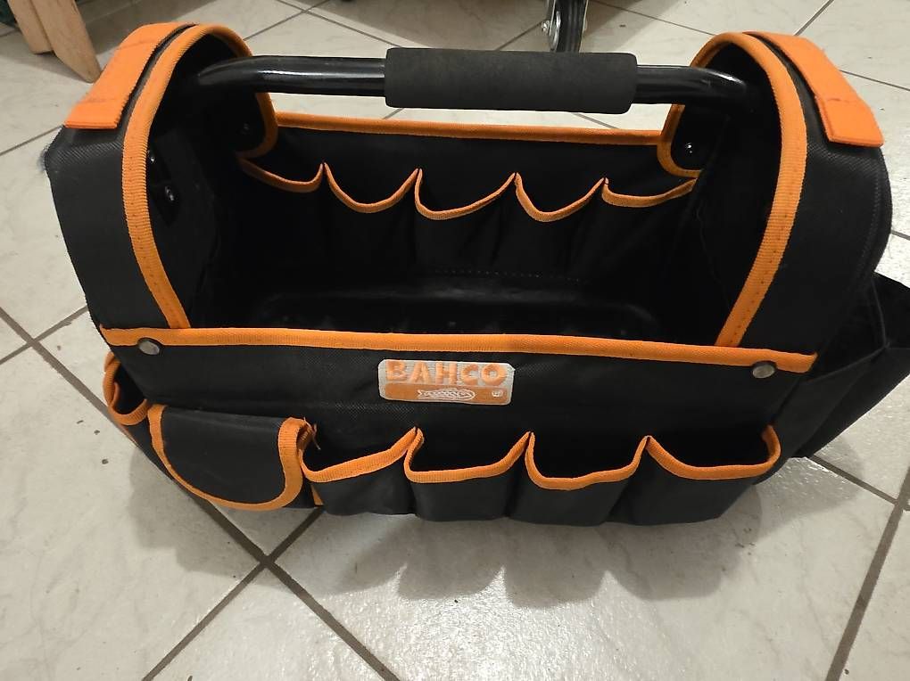 Alle Werkzeuge: Werkzeugtasche – Gebraucht aus Finsterhennen von sim_6v75