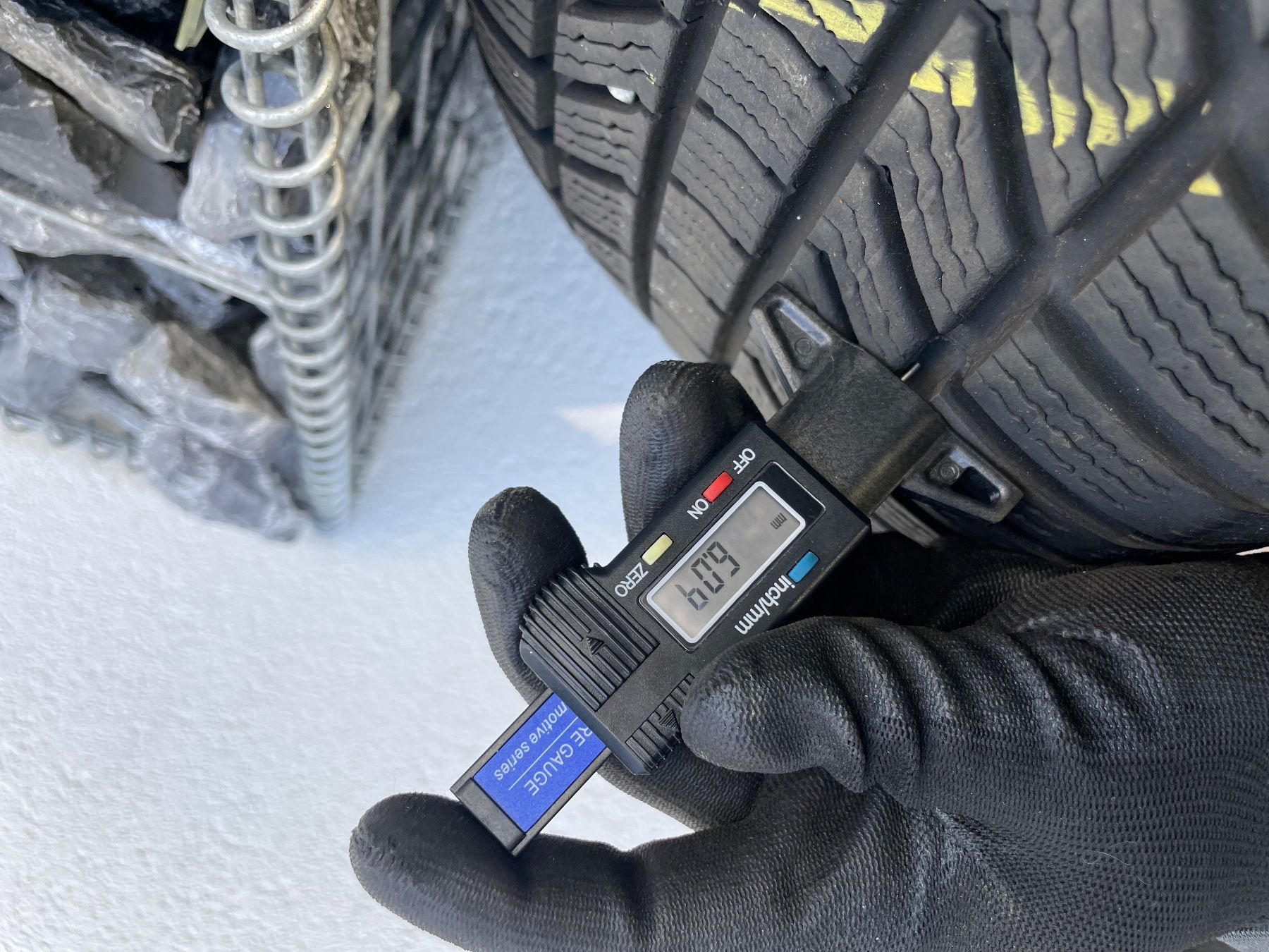 Volkswagen Pneus & Kompletträder: VW 17 Zoll Winter Kompletträder – Gebraucht aus Einsiedeln von VH_ 9