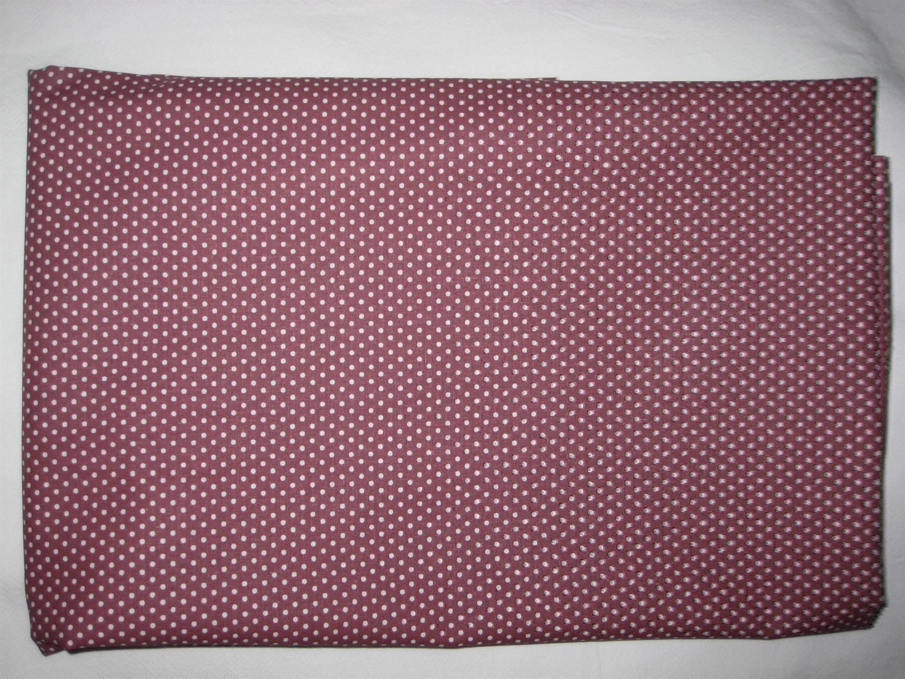 Stoffe: Baumwollstoff mauve mit weissen Pünktli – Neu und originalverpackt aus Füllinsdorf von Schlupp