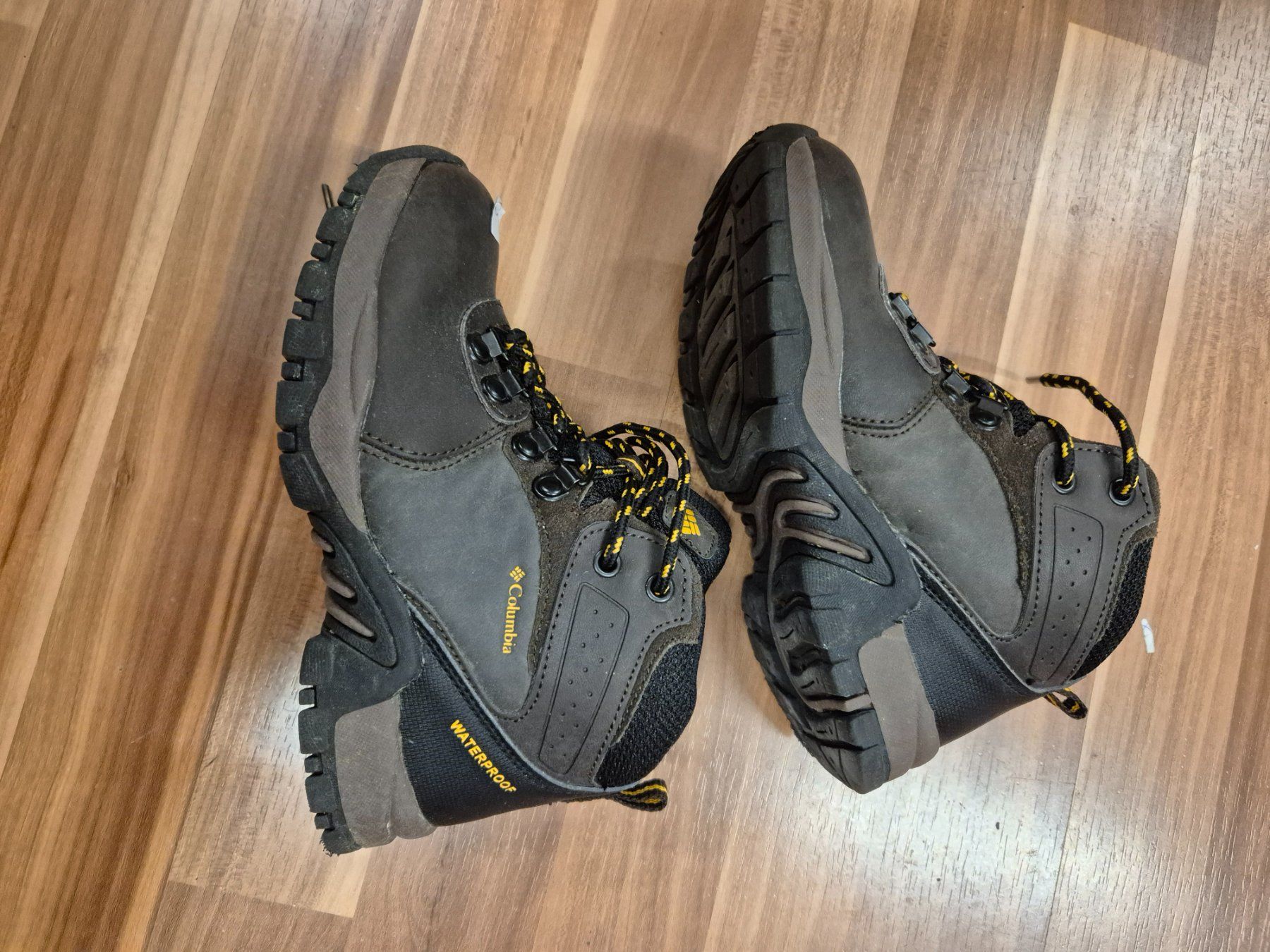 Columbia Schuhe für Jungen: Columbia Wanderschuhe Gr. 32, Waterproof K1 – Gebraucht aus Schwarzenburg von flamingo1970 2