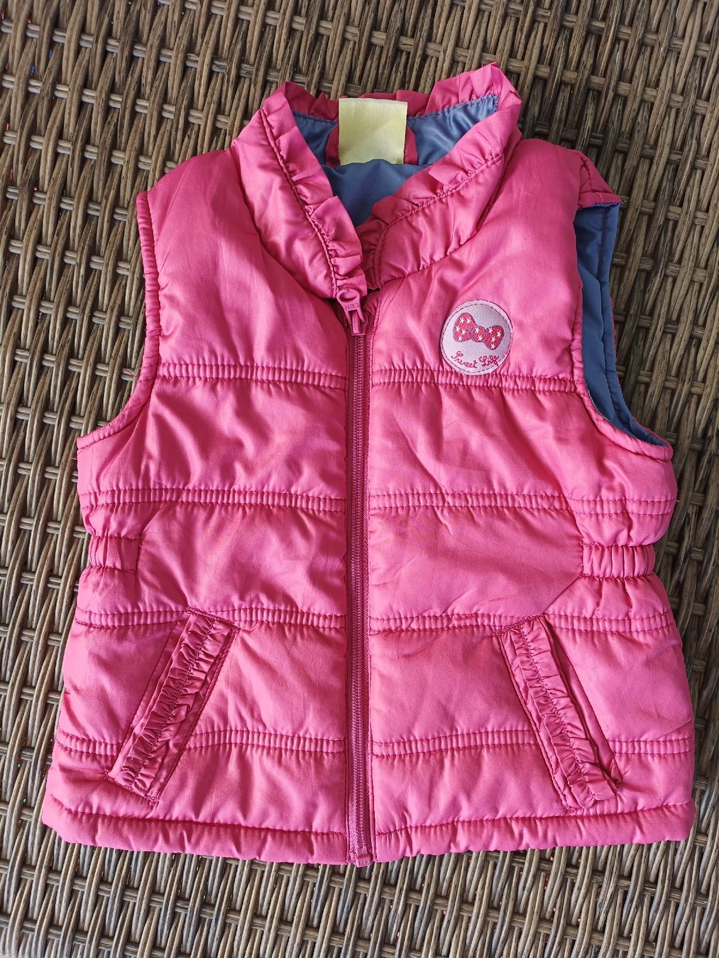 Autres vêtements: Mädchen Weste Grösse 74 – D'occasion à Muri AG par Mupuputs