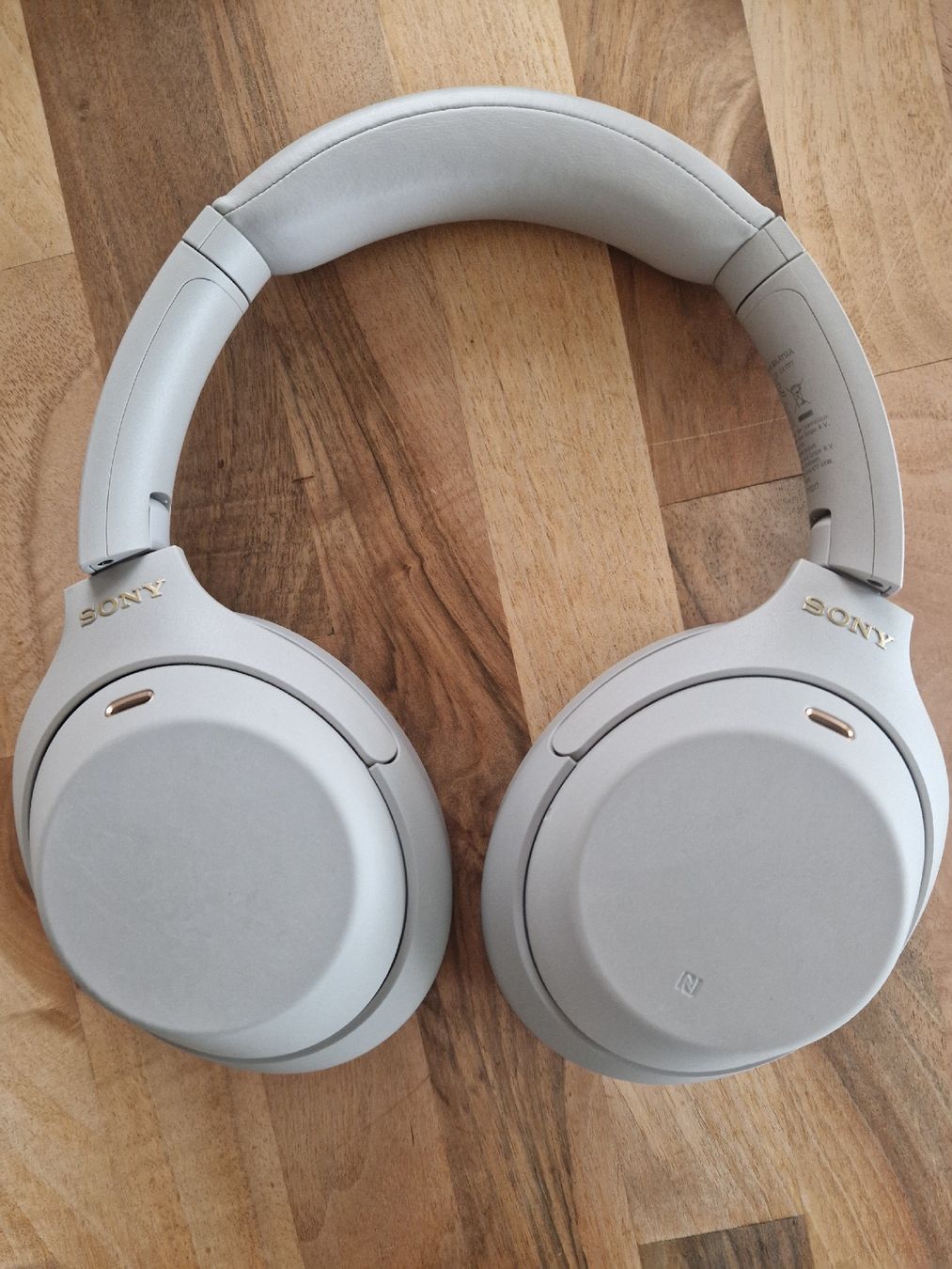 Sony Kopfhörer: Sony WH-1000XM4 beige – Gebraucht aus Lyss von katelisa
