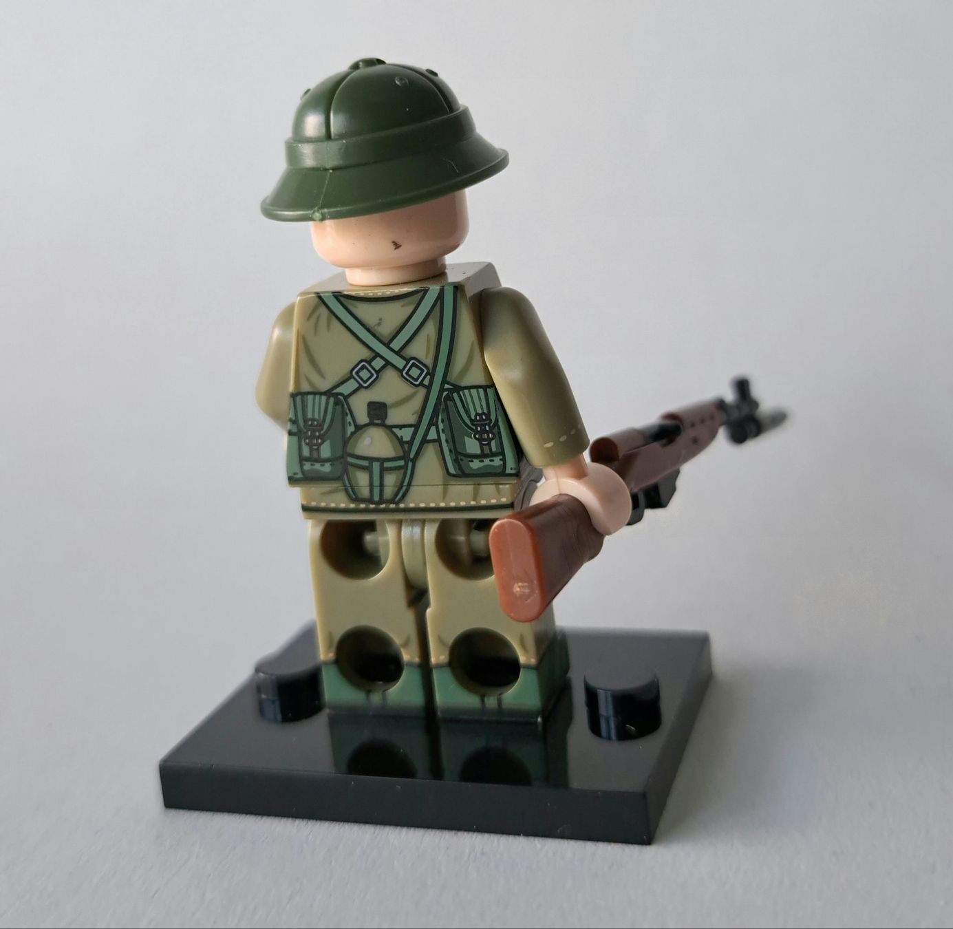 Statuette: Minifigur Vietnam War #5 – Nuovo (secondo la descrizione) da Igis venduto da magneto_hg 1