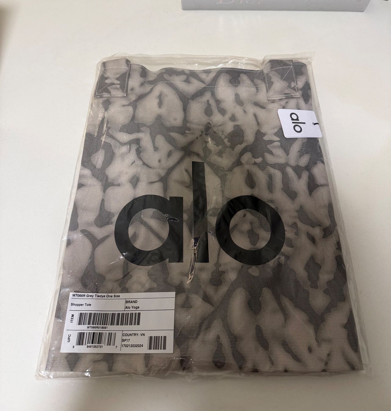 Alo Yoga Sacs: Alo yoga tote bag – Neuf avec emballage d'origine à Birr par WalkyriaM