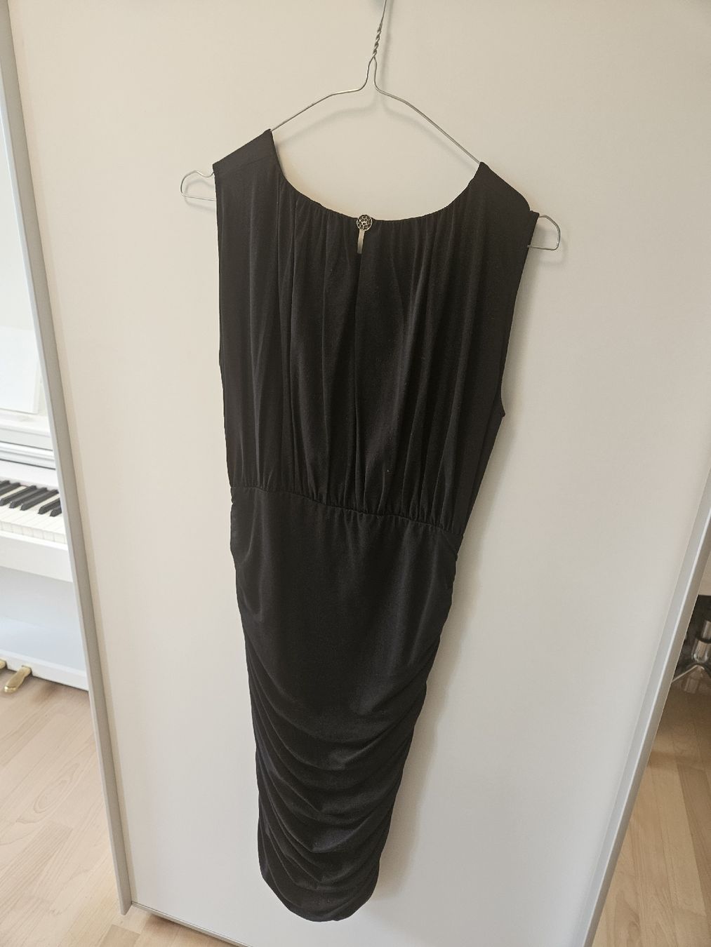 Vestiti: Stunning ME & EM black dress – Usato da Bonstetten venduto da chompstar 1