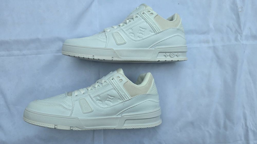 Scarpe da uomo: NEU Sneaker Weiss Grösse 44 – Nuovo e nell'imballaggio originale da Emmenbrücke venduto da Sanmyk 2