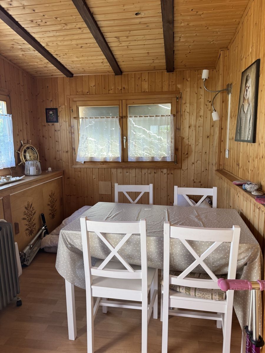 Mobilhome: Wohnwagen mit Holzvorbau – Usato da Urtenen-Schönbühl venduto da Melanie049 4