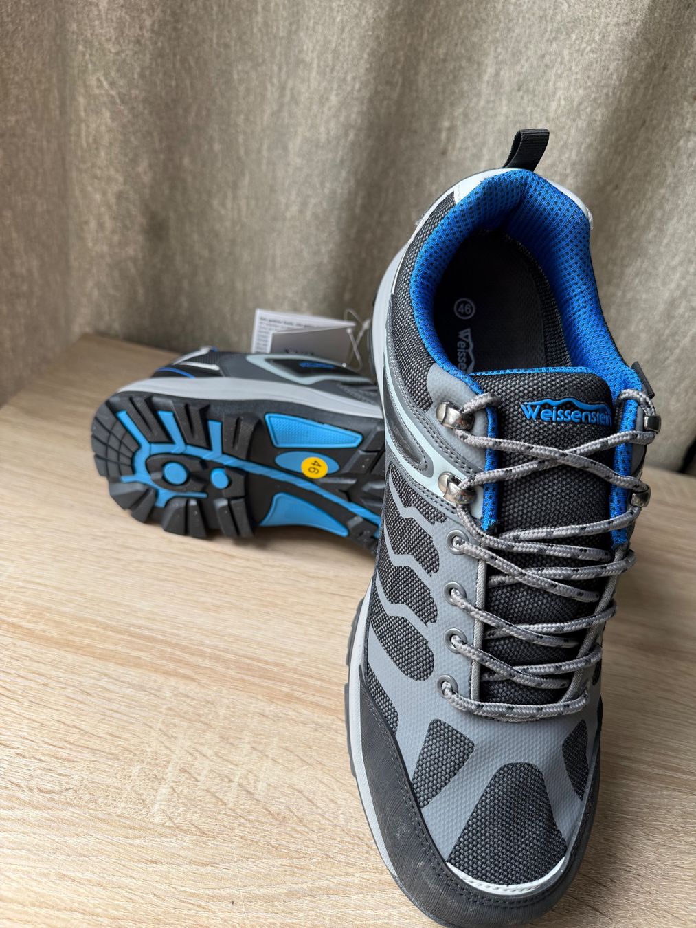 Scarpe da uomo: Wanderschuhe Gr. 46  Neu & ungetragen – Nuovo (secondo la descrizione) da Koppigen venduto da OnikosCh 2