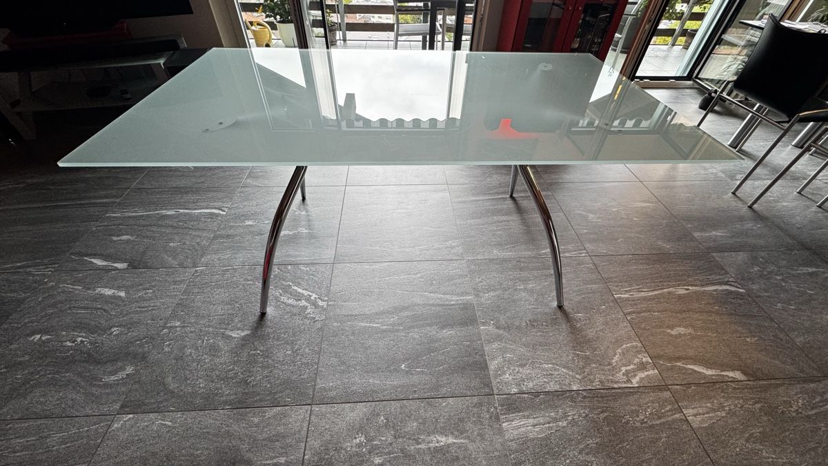 Tables: Glastisch mit Chromgestell   – D'occasion à Oberhofen am Thunersee par Gastern01 3