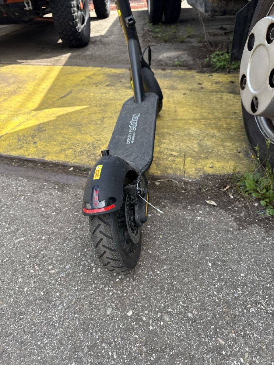 Scooter: Kappa Elektro Tretroller Lexgo - Sommer Angebot – Usato da Zofingen venduto da merc212 3