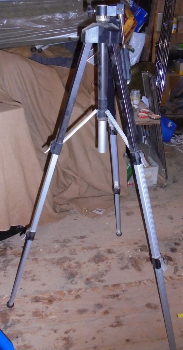 Treppiedi & Teste: älteres 3-Bein Stativ made in germany C Model B70 – Usato da Rüschegg-Heubach venduto da Ofen111