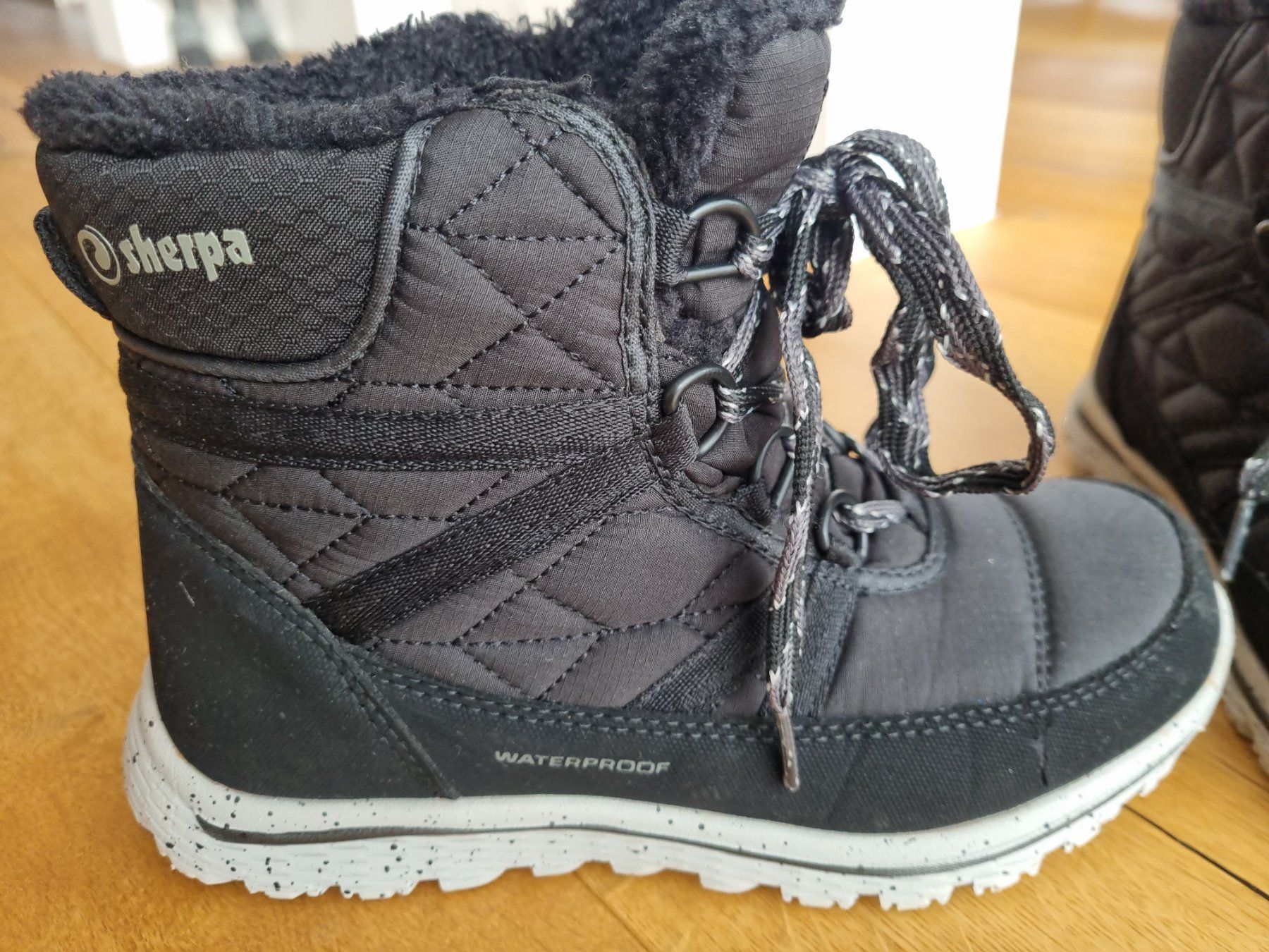 Sherpa Scarpe da uomo: Winterstiefel Sherpa Gr.36 – Usato da Brütten venduto da gupi1717 2