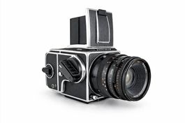 Hasselblad 503cw + chargeur film + objectif 