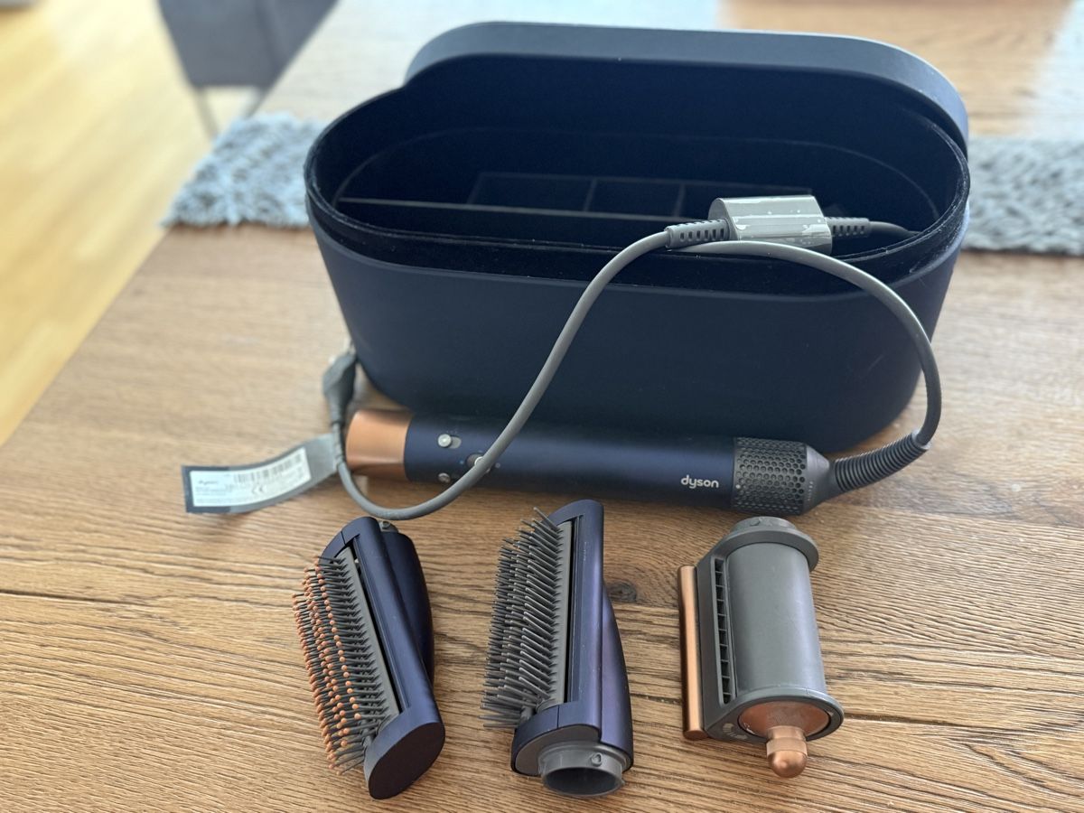 Dyson Piastre & Arricciacapelli: Dyson Airwrap mit Zubehör – Usato da Kradolf venduto da lar_fbp9 2