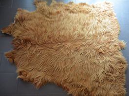 Teppich / tapis  -  cuir de vache / Rinderleder 220 x 250