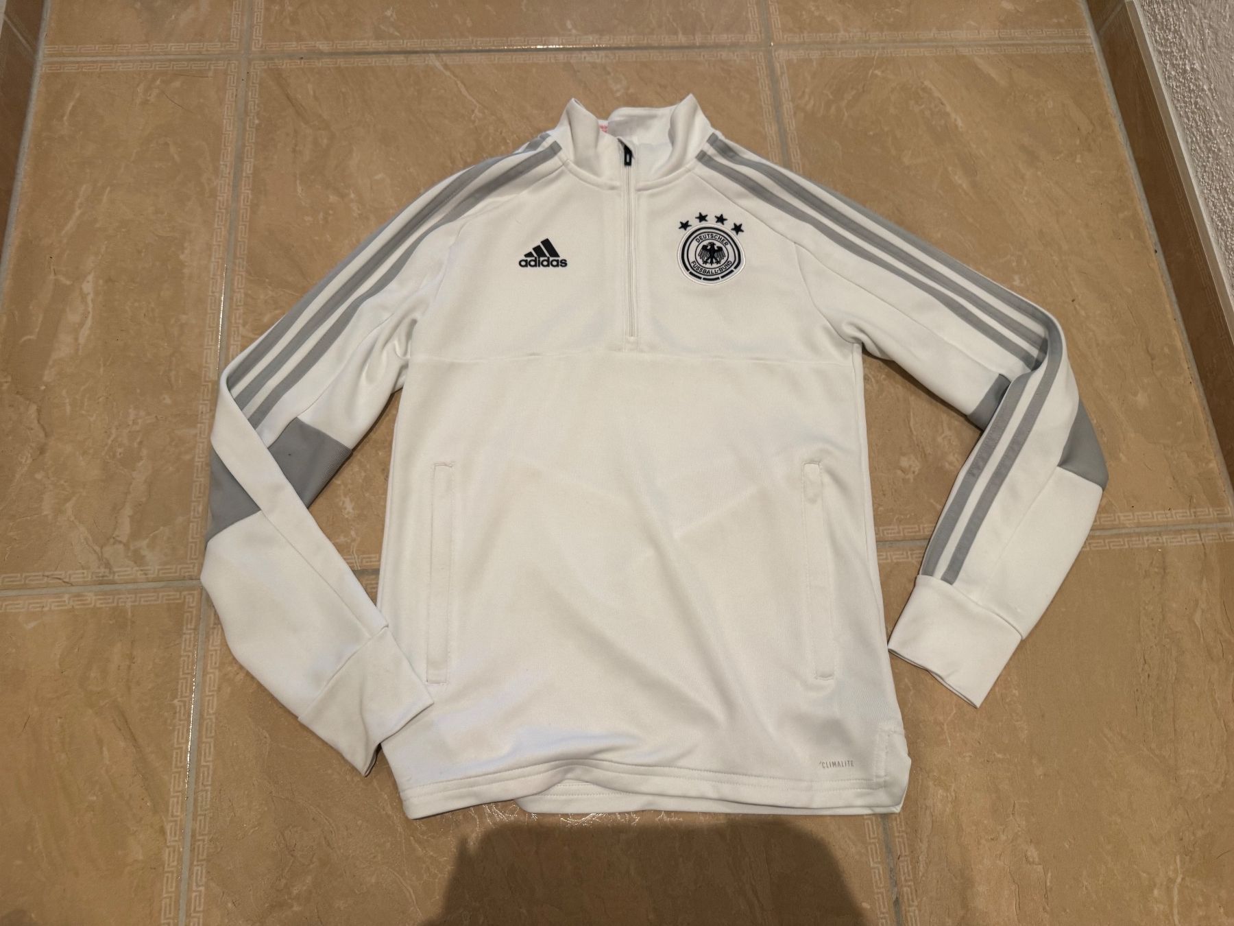 Adidas Maglioni & Felpe: Adidas NWT Deutsche Mannschaft Pulli, 11-12J 152 – Nuovo (secondo la descrizione) da Klingnau venduto da Markus14