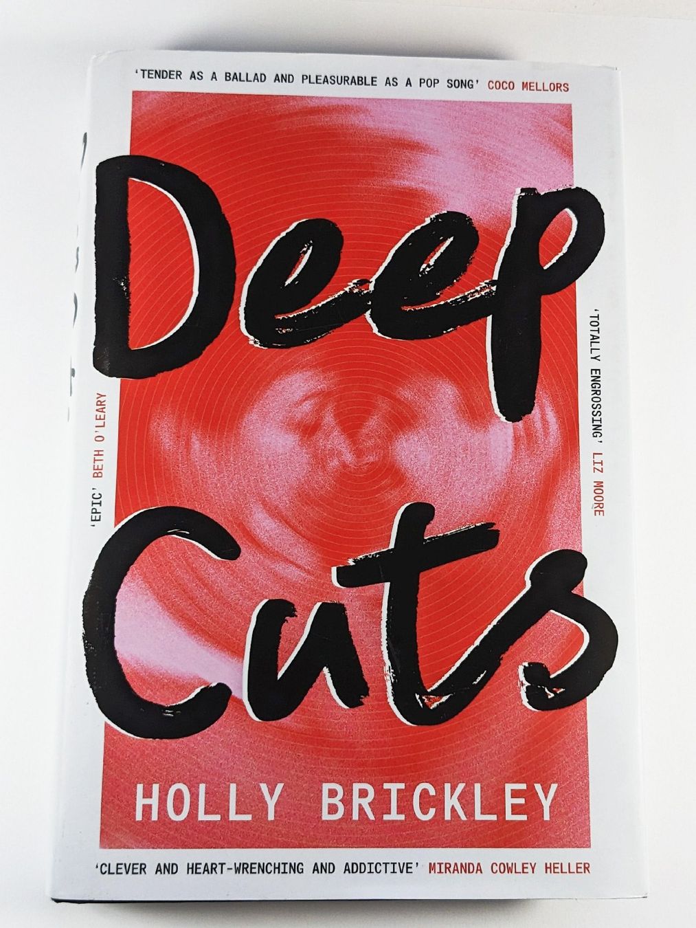 Bücher: Deep Cuts by Holly Brickley – Neu (gemäss Beschreibung) aus Meilen von GypsyCat