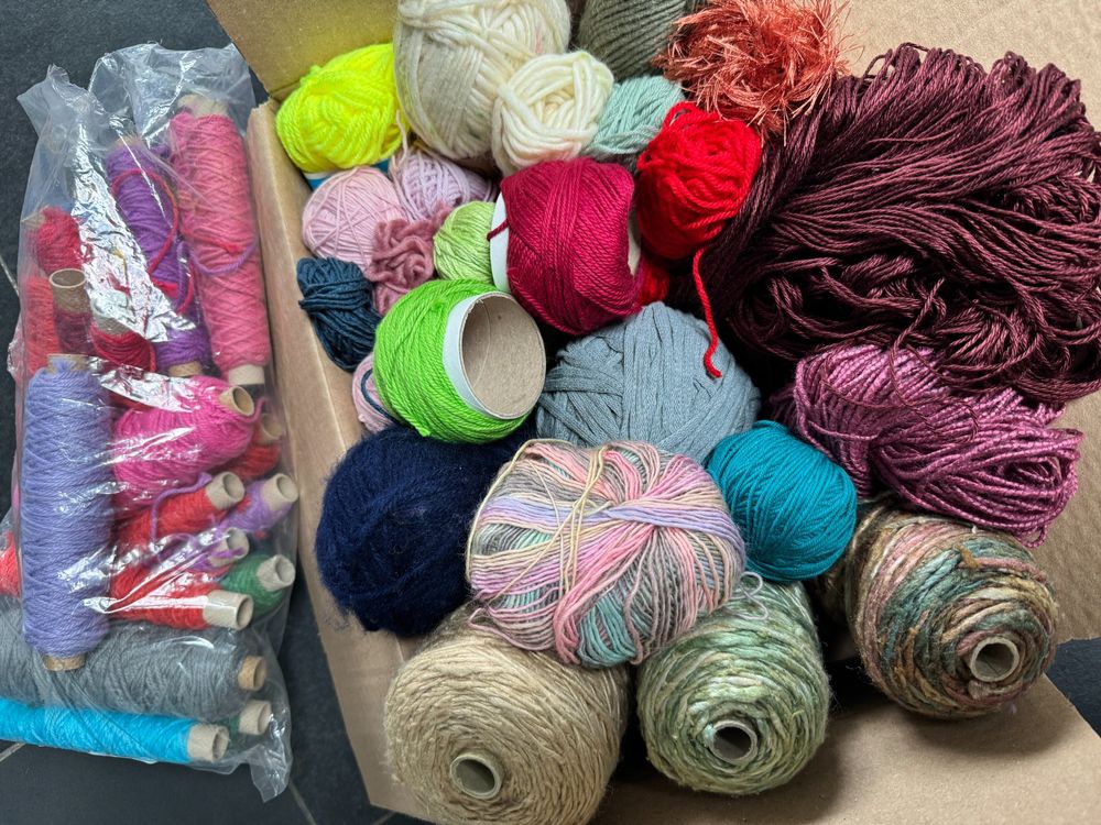 Lana: grosses Wolle Paket  - diverse Farben und Qualitäten – Usato da Gurmels venduto da topsommer