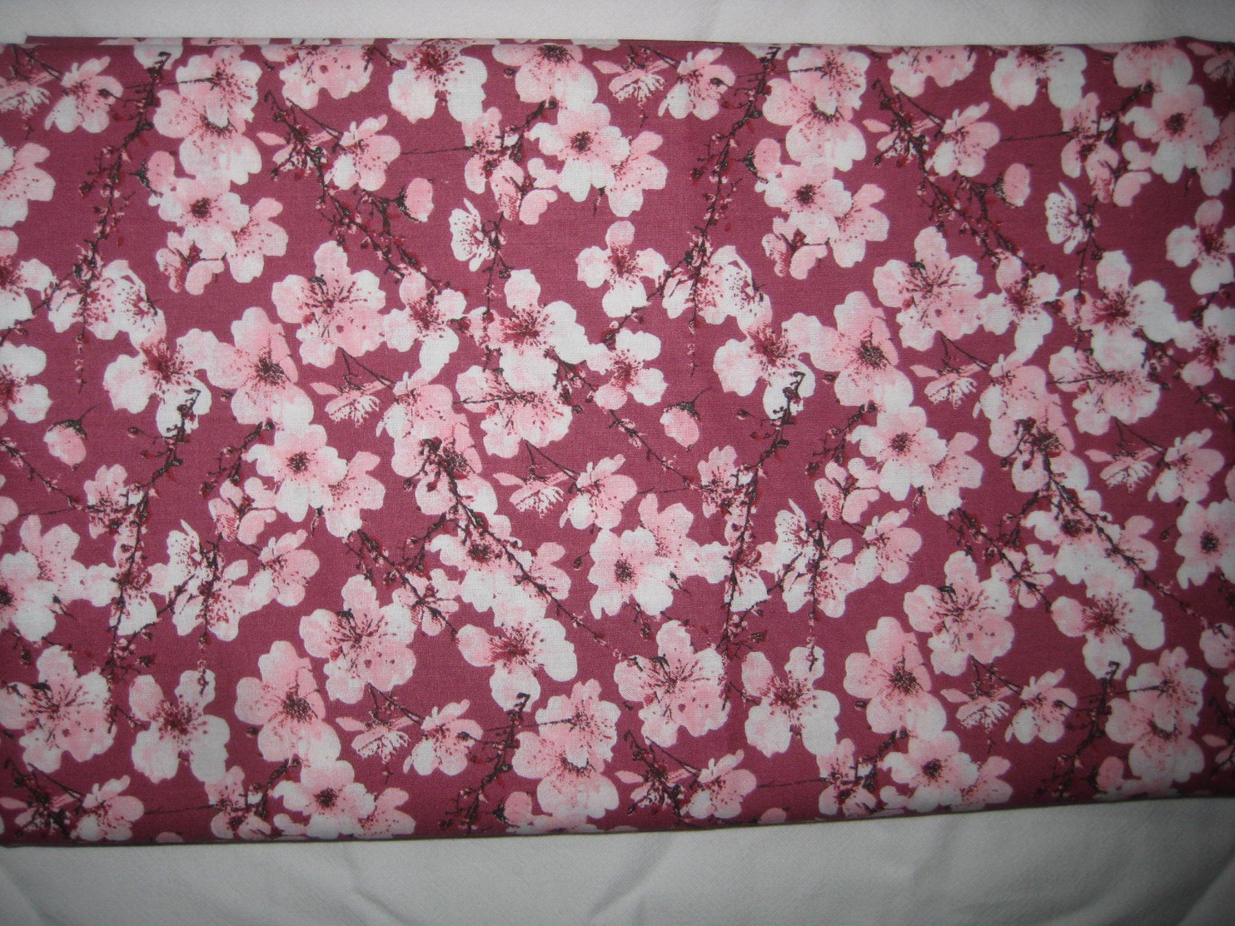 Stoffe: Baumwollstoff fuchsia mit weiss/rosa Kirschblüten – Neu (gemäss Beschreibung) aus Füllinsdorf von Schlupp