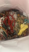 Konvolut Modeschmuck & Bastelschmuck – ca. 7 kg (Ungeprüft/U