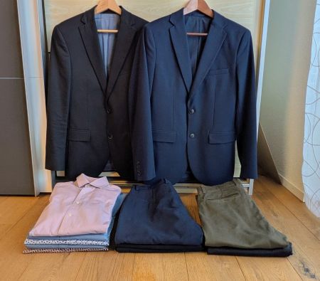 Sehr gut erhaltenes Business Paket mit Anzügen