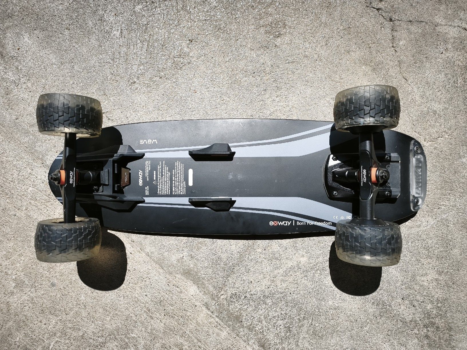 Skateboards: Exway Wave Elektroskateboard mit Cloudwheels (8fach bereift) – Usato da Lüterkofen venduto da Carsclub 2