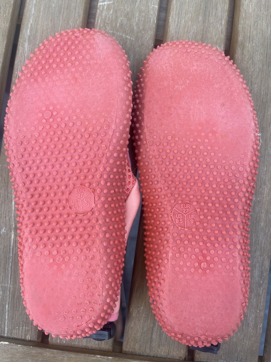 Scarpe per ragazze: Badeschuhe, Gr. 27, mit süssem Schmetterlingsmuster! – Usato da Kaisten venduto da saleforfun 1