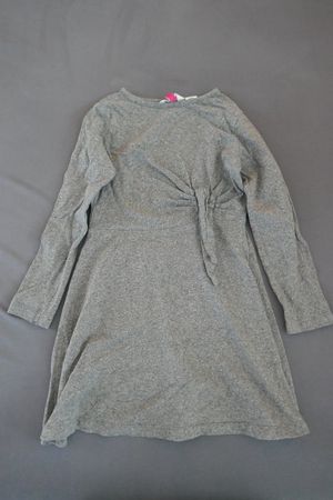 Neuwertig: Hübsches graues Kleid mit Knoten, Gr. 116