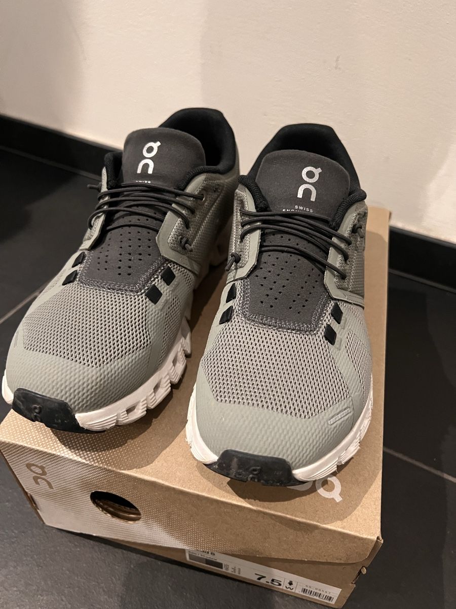 On Damenschuhe: On Cloud 5, 38.5 – Gebraucht aus Wolfhausen von Starlake 1