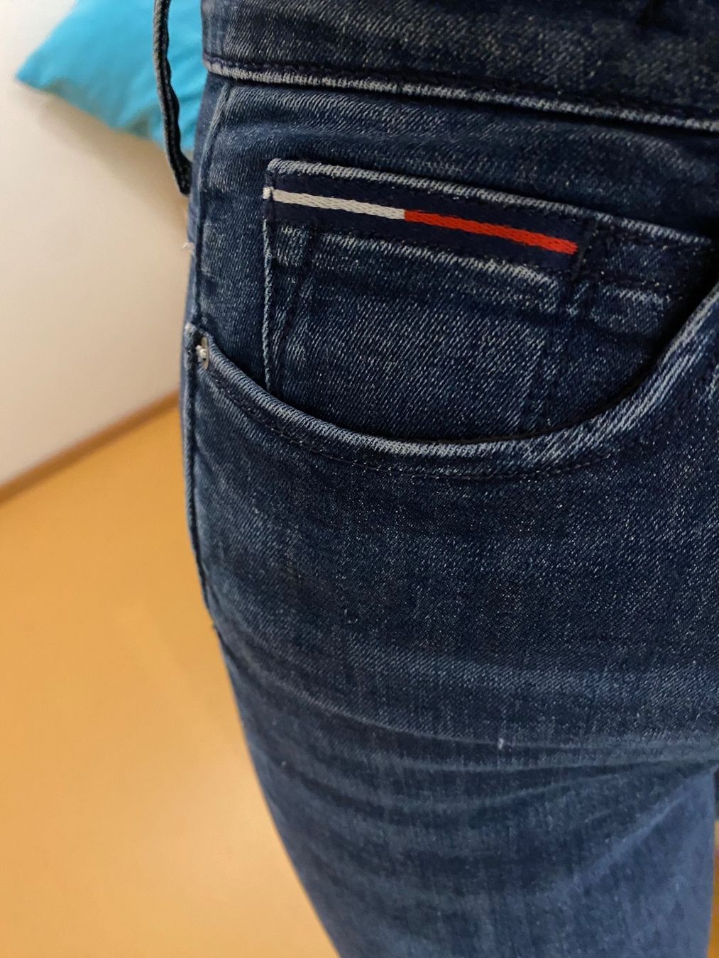 Tommy Hilfiger Jeans: Tommy Hilfiger Jeans – Nuovo (secondo la descrizione) da Zürich venduto da del_gdm2 2