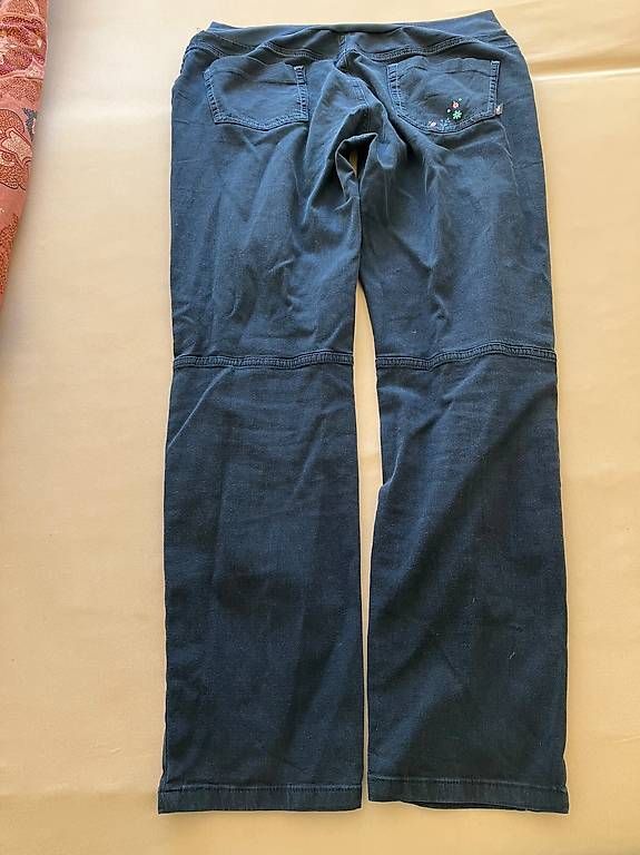 Pantalons: Kletterhose Chillaz Grösse 42 – D'occasion à Langnau i. E. par pia_5nlf 1