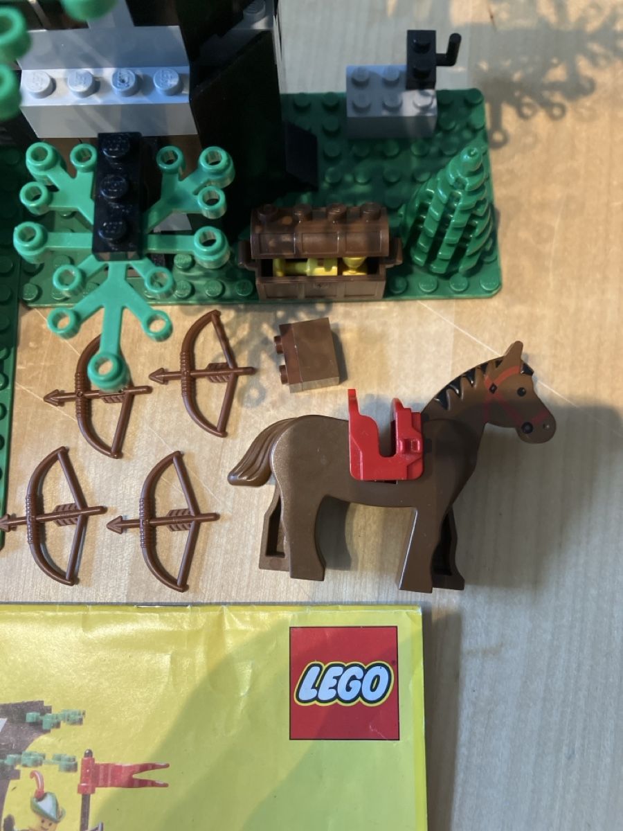 Lego Kit di costruzioni: Lego 6066 Camouflagged Outpost  – Usato da Glarus venduto da Jhuber78 1