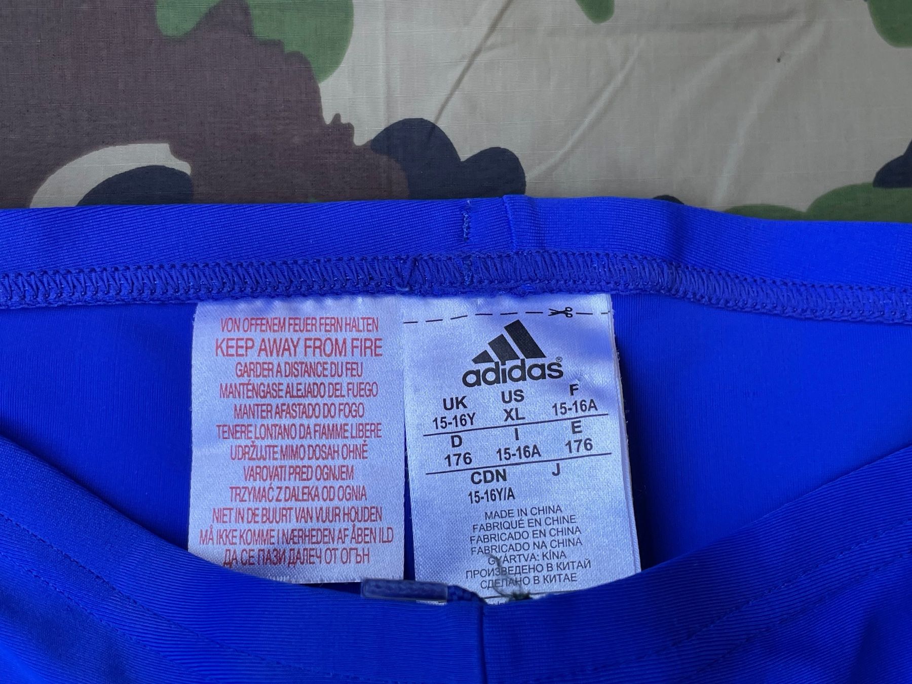 Adidas Hosen: 2013 Adidas short size XS – Gebraucht aus Zürich von le_souk 3