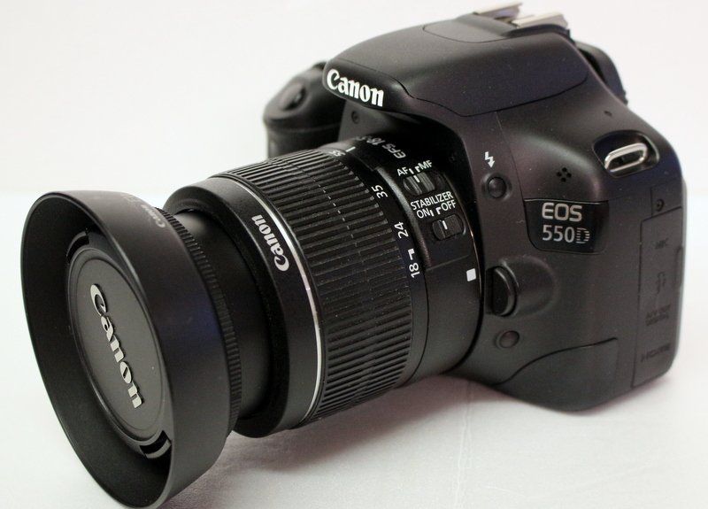 Canon Fotocamera: Canon EOS 550D Digital Spiegelreflexkamera – Usato da Dottikon venduto da Floppidogg77