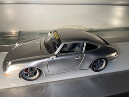 Porsche 911 Carrera Modellauto 1:18