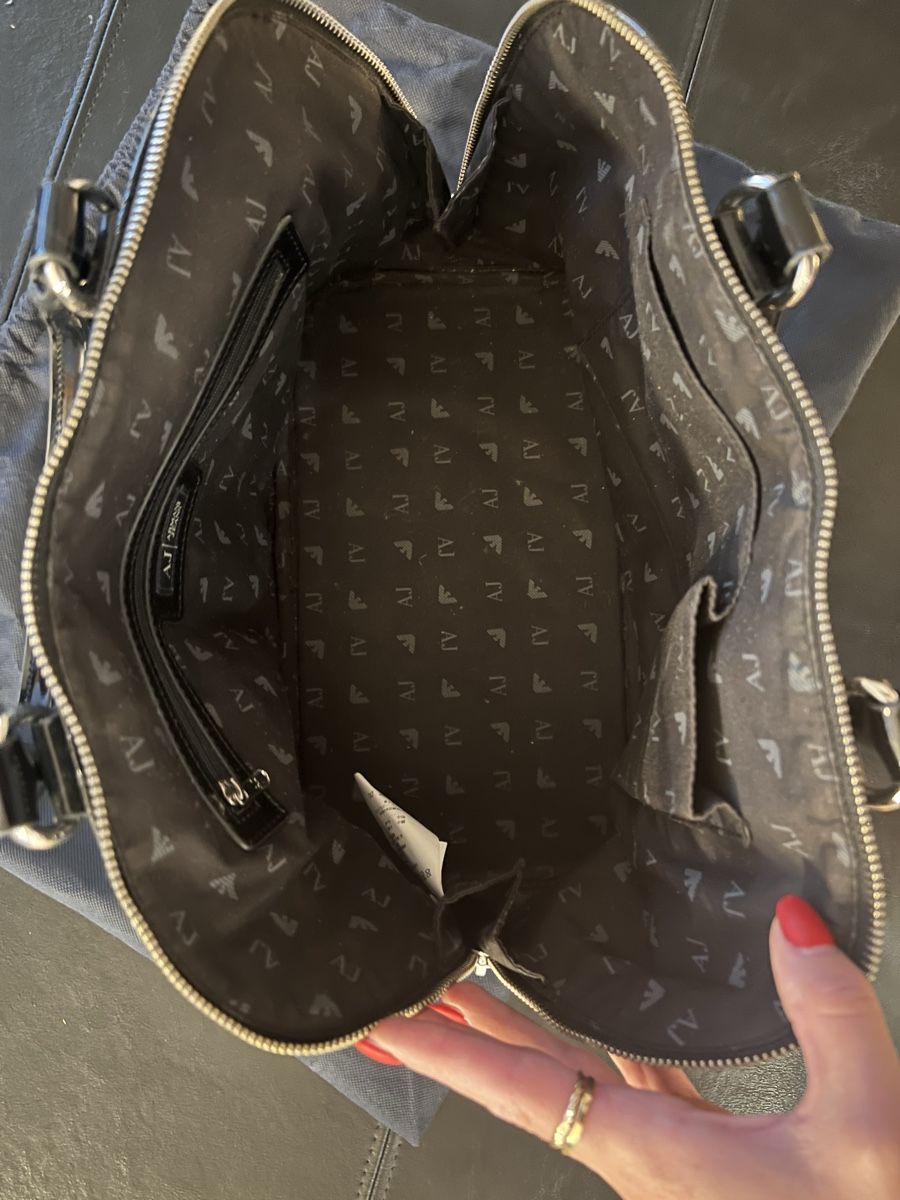 Armani Taschen für Damen: Elegante Armani Jeans Handtasche – Gebraucht aus Wittenbach von Tamara113 3