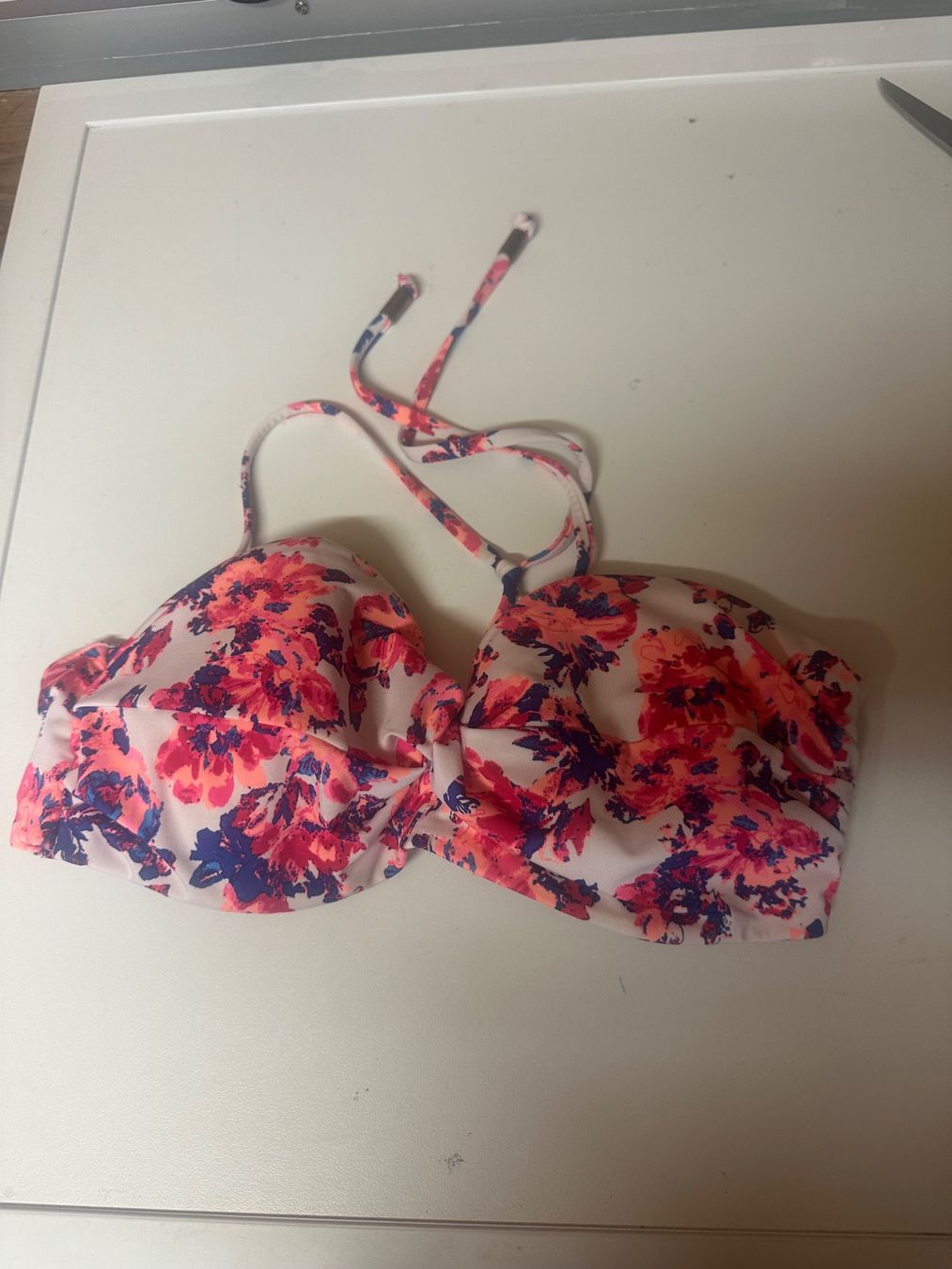 Badekleider & Bikinis: Bikinioberteil 75B – Gebraucht aus Schaan von Hermine2018