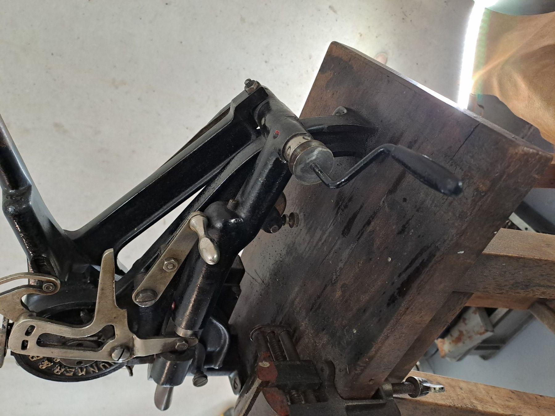 Macchine da cucire: Nähmaschine /Junker +Ruh – Usato da Bichwil venduto da Zeitlos48 5