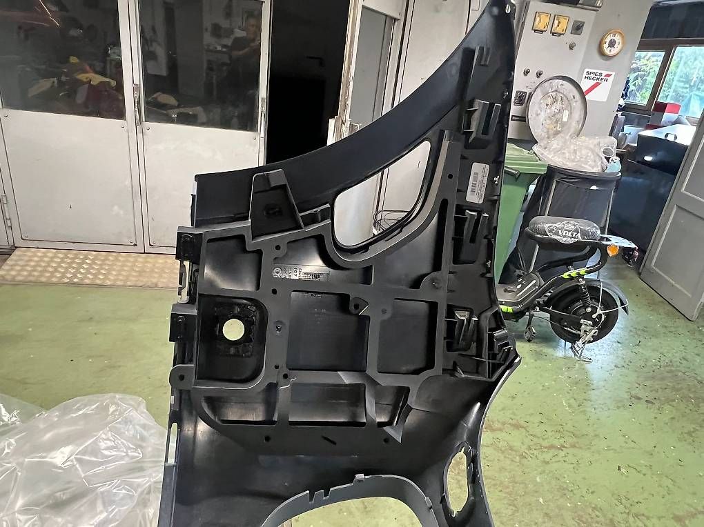 Porsche Tutti pezzi di ricambio auto: Frontstossstange Porsche Cayenne Turbo 2003-> – Nuovo e nell'imballaggio originale da Büsserach venduto da markaz 2