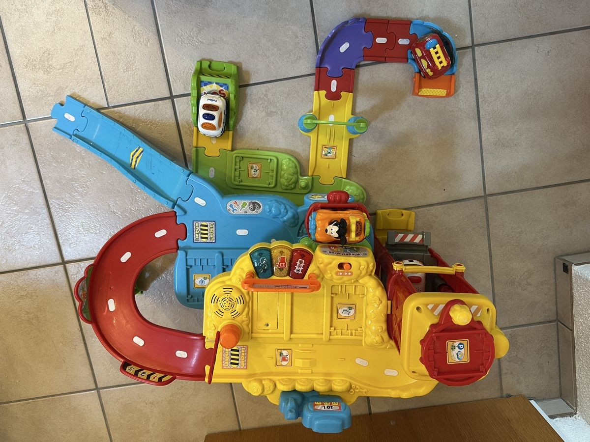 Vtech Giocattoli: Tut tut Flitzer Garage – Usato da Allschwil venduto da gassera01 1