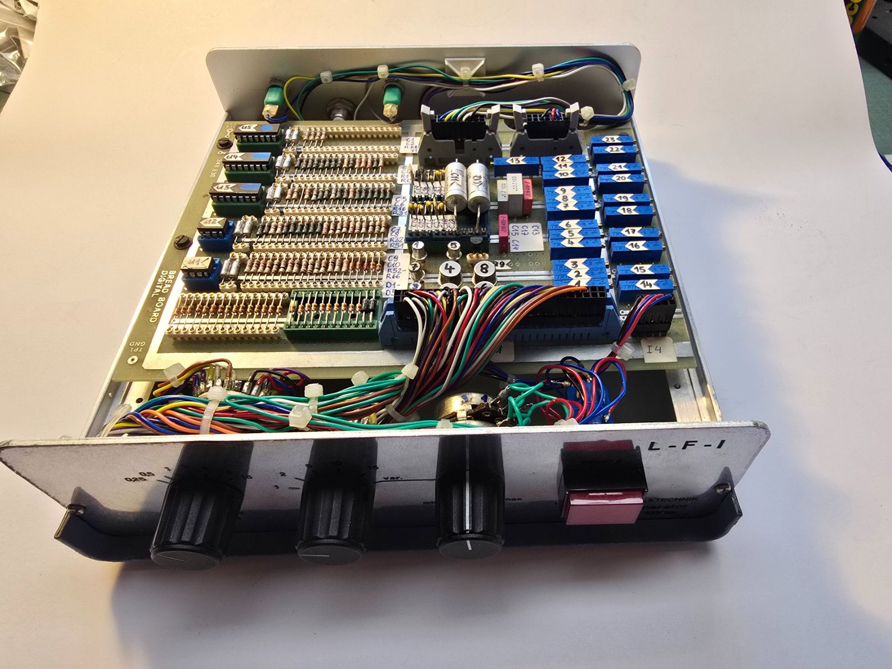 Misurare: Sin / Cos Generator Elektronik-Testgerät 1976 – Usato da Balgach venduto da Zwickau01 3