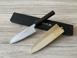 Masami Azai Santoku Rosen Damast mit Saya Holzschutz
