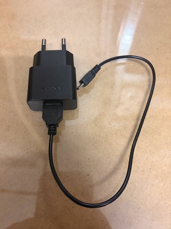 Autres accessoires: Sony Ladegerät Charger UCH 20 – D'occasion à Hitzkirch par DM_7 2