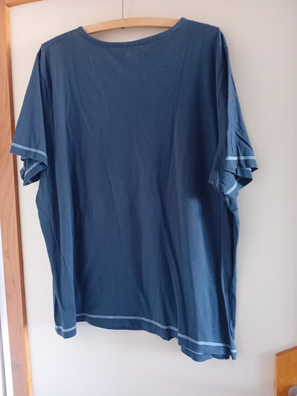 T-shirt: T-Shirt dunkelblau, Gr. 46 – Usato da Witterswil venduto da hele04 1