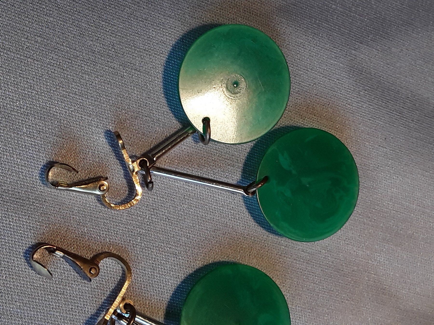 Orecchini pendenti & Orecchini a lobo: Vintage extravagante grüne Ohrclips – Usato da Zürich venduto da helsan 2