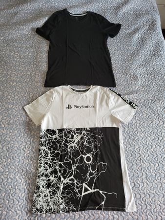 2 T-Shirts Schwarz/Weiss (1xPlaystation)