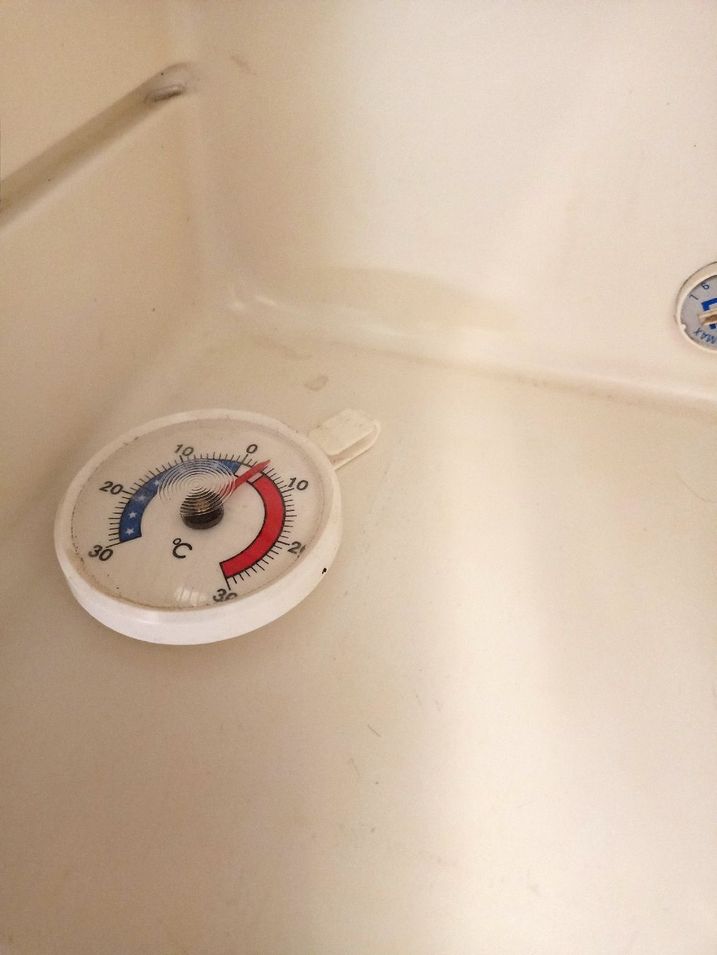 Frigoriferi: Electrolux Absorber Camping Kühlschrank, RA.10B, 220Volt – Usato da Flamatt venduto da Marpou 4