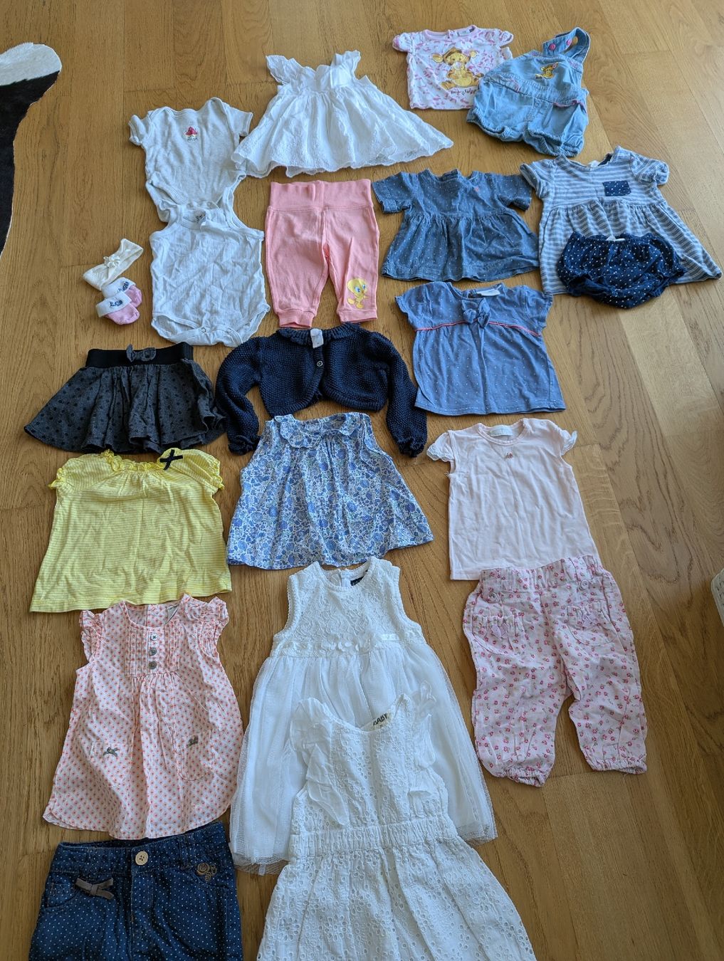 Lotti & Set di vestiti: Kleiderpaket Grösse 62 - 68 – Usato da Wallisellen venduto da Taurusit