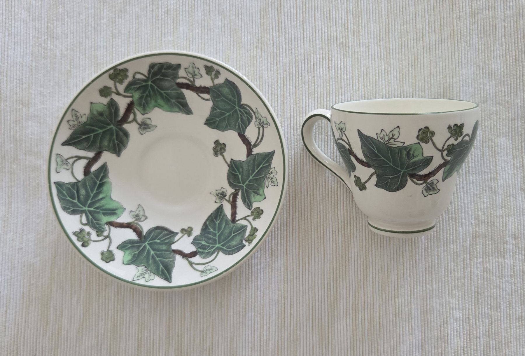 Set di piatti: WEDGWOOD IVY NAPOLEON – Usato da Ascona venduto da principessacaroline
